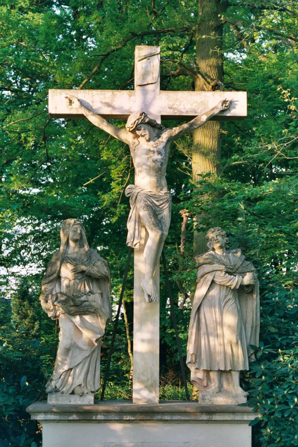Kreuzigungsgruppe von 1868