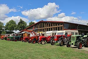 Sowohl am Samstag als auch am Sonntag war der Schützenplatz voll ausgebucht. Insgesamt nahmen 118 Traktoren am Trecker Treff teil.