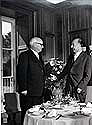 Dr. Johannes Peters mit Ministerprsident Karl Arnold