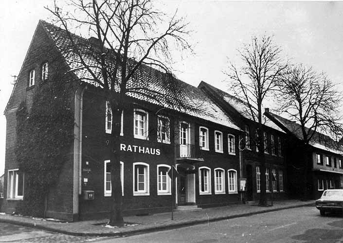 Rathaus Hovestraße 5 / aufgestockt 1952 