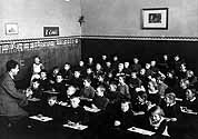 Eine Schulklasse der Volksschule (Schulzeit 1937-1945) 