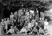 Eine Schulklasse der Volksschule im Jahre 1937 