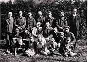 Gruppenbild mit Kriegsgefangenen