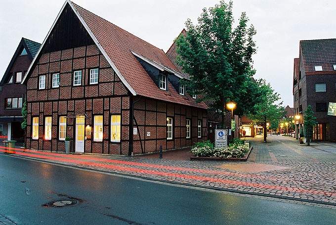 Foto 021, Everswinkel bei Straenlampen-Licht
