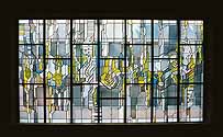 Die Vegetation I. Ein abstraktes Fensterbild in einem Kirchenfenster in Haren an der Ems, Ortsteil Erika