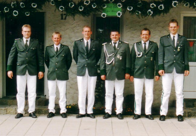 Der Hofstaat 1999