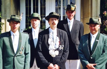  Die Herren des Hofstaat 2001